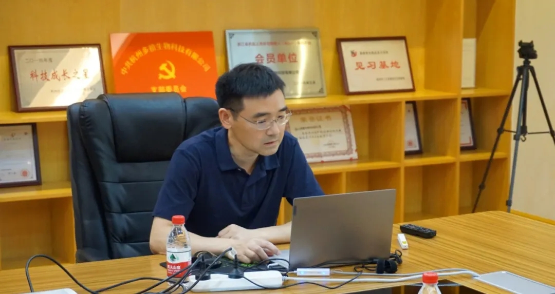 黃山市經(jīng)信局領(lǐng)導(dǎo)參觀訪問我司